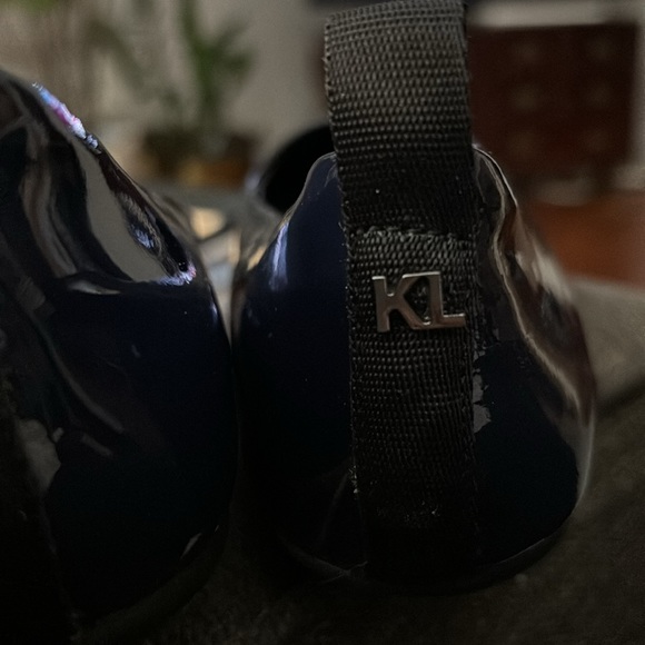 Karl Lagerfeld Paris Vada Dk Blue Patent Ballet Flats - Picture 8 of 10